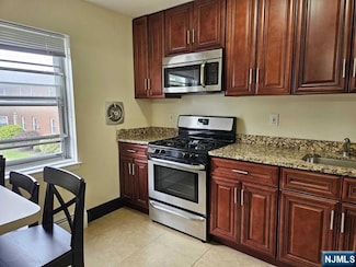 1140 Valley Rd Unit 1B, Wayne, NJ 07470