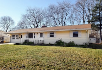 35 Marion St, Holbrook, MA 02343