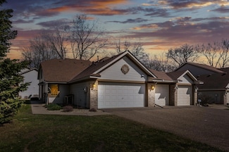 1904 Beebe Rd, Saint Paul, MN 55109