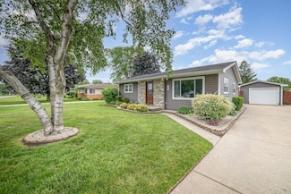2355 Plainview Dr, Saginaw, MI 48603