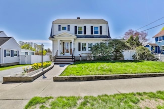 18 Eastern Ave, Wakefield, MA 01880