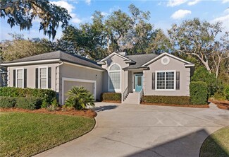 102 Hillcrest Ct, Saint Simons Island, GA 31522