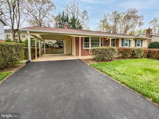 4987 Dequincey Dr, Fairfax, VA 22032