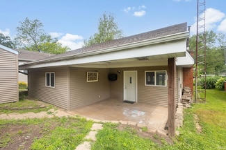 885 W 590 S, Wolcottville, IN 46795