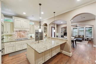 1215 Malone St, Houston, TX 77007