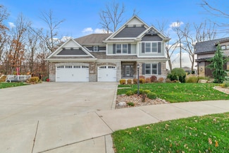 987 Sylvia Ln, Crown Point, IN 46307