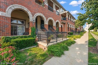 3865 Forester Blvd Unit 171, Auburn Hills, MI 48326