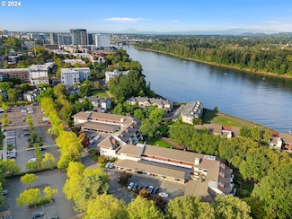 5250 S Landing Dr Unit 306, Portland, OR 97239