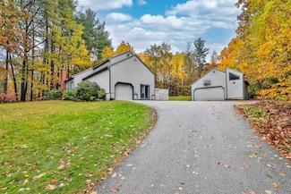 11 Teloian Dr, Hudson, NH 03051