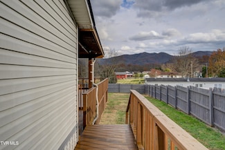 558 Garrison Hollow Rd, Elizabethton, TN 37643