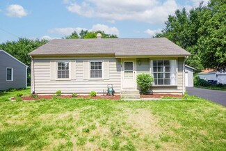 48 Briar Ln, Geneva, IL 60134