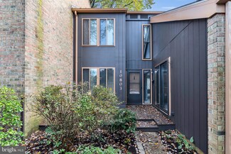 10803 Hunt Club Rd, Reston, VA 20190