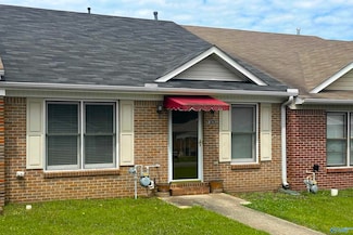 377 Cherry St NW, Hartselle, AL 35640