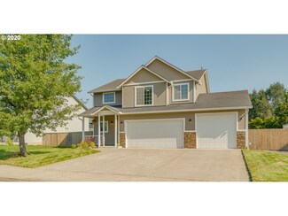 215 E 16th Place, La Center, WA 98629