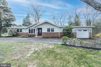 520 Powell Rd, Mount Holly, NJ 08060