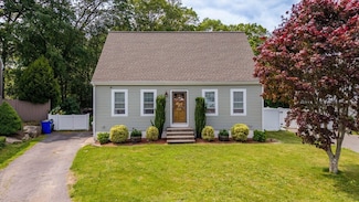 217 Hathaway Commons Rd, Fall River, MA 02720
