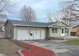 1505 Southview Cir, Fairfield, IA 52556