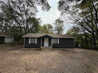 809 Palmer Ave, Benton, AR 72019