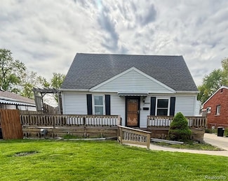 26223 Chippendale St, Roseville, MI 48066