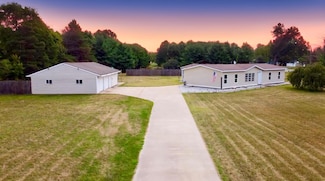 70525 Ironwood Dr, Niles, MI 49120