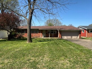 2435 S Kickapoo Ave, Springfield, MO 65804