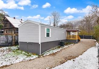 112 Cornett Hill Dr, Hazard, KY 41701