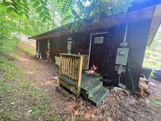 403 Summit St, Sophia, WV 25921