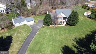 12222 Colchester Hunt Dr, Fairfax, VA 22030