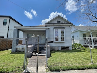 1907 Common St, Houston, TX 77009