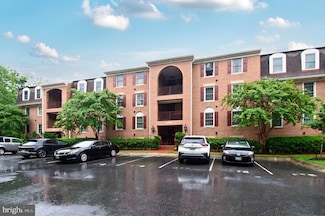 5715 Brewer House Cir Unit 301, Rockville, MD 20852