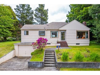 1594 6th St, Astoria, OR 97103