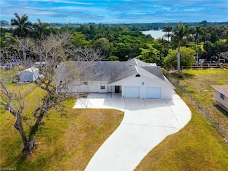 137 Meta St, Fort Myers, FL 33905