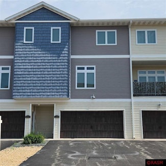 2238 2238 Rolling Green Trail, North Mankato, MN 56003