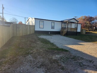 1409 Cardinal Ct W, Azle, TX 76020