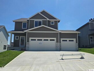 17547 Potter St, Bennington, NE 68007