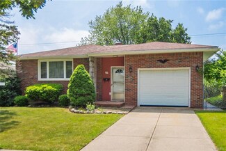 72 Brentwood Dr, Buffalo, NY 14227