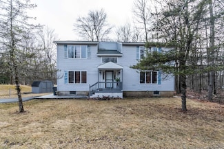 1102 Lehigh Cir, Tobyhanna, PA 18466