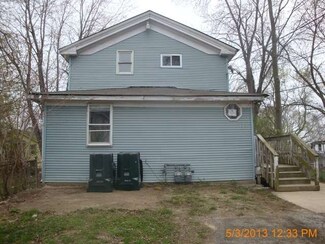 313 S Ml King jr Ave, Waukegan, IL 60085