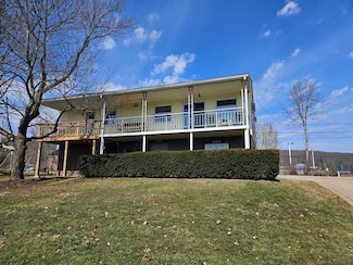36 Circle St, Franklin, PA 16323