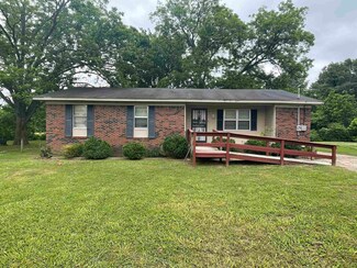 465 Fleming Dr, Brownsville, TN 38012