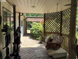 64294 Penny Rd, Coos Bay, OR 97420