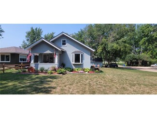 302 8th Ave SW, Pipestone, MN 56164