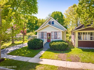 9 View Ave, Albany, NY 12209