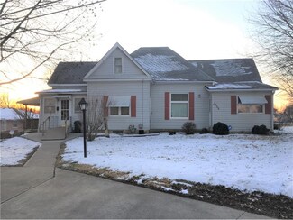 1006 W Nelson St, Savannah, MO 64485