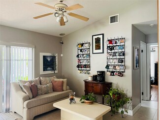 1113 NW 175th Ave, Pembroke Pines, FL 33029