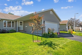 2120 Vivian Ln NW, Rochester, MN 55901