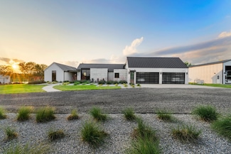 1800 Moseley Rd, Ennis, TX 75119