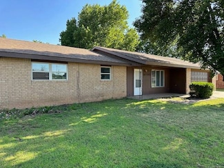 618 E 9th St, Cherokee, OK 73728