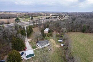 2267 N Service Rd W, Saint Clair, MO 63077