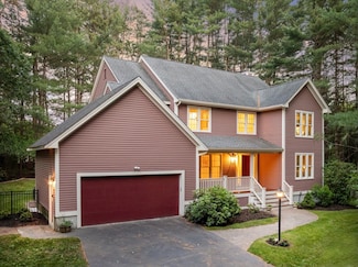 12 Woodbury Dr, Westford, MA 01886
